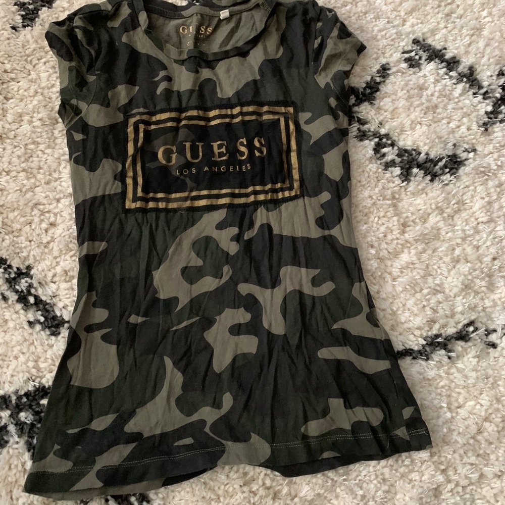 Guess tshirt